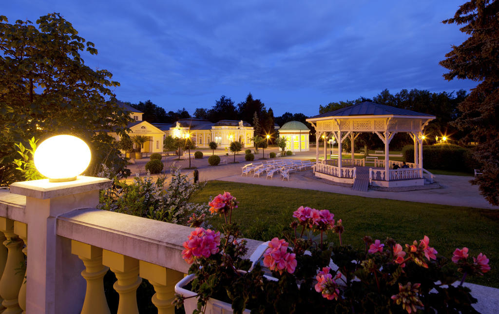 Dr. Adler Spa & Kurhotel Františkovy Lázně Exteriör bild