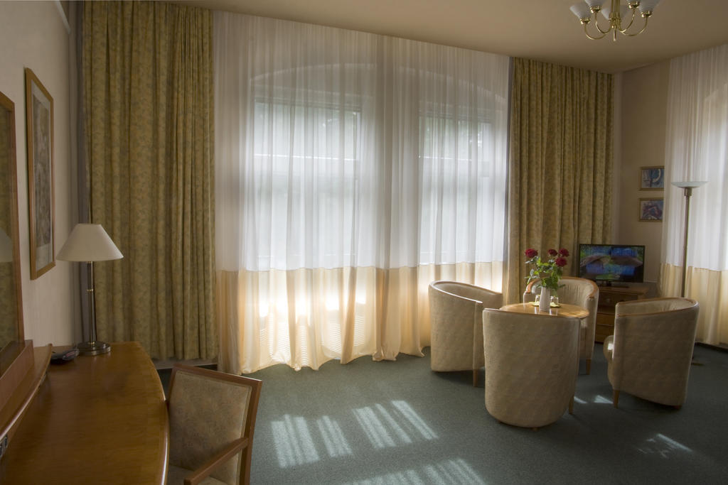 Dr. Adler Spa & Kurhotel Františkovy Lázně Exteriör bild