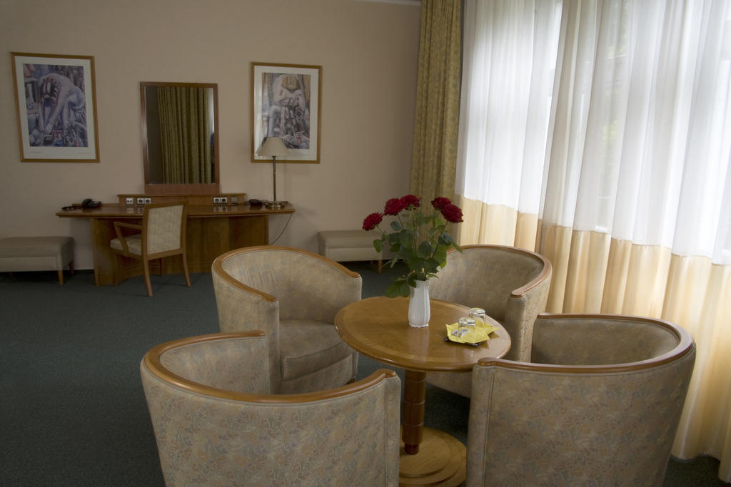 Dr. Adler Spa & Kurhotel Františkovy Lázně Exteriör bild