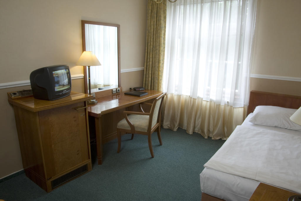 Dr. Adler Spa & Kurhotel Františkovy Lázně Rum bild