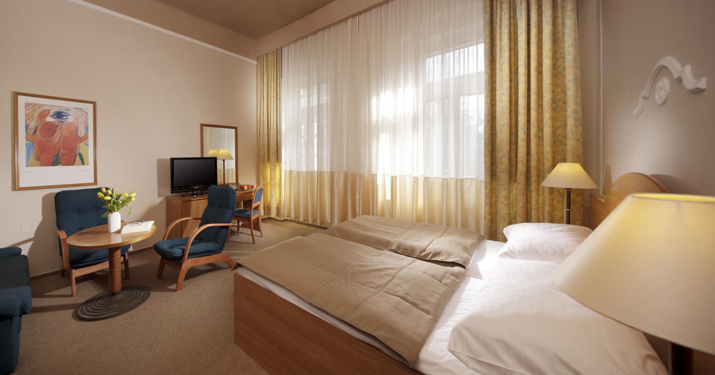 Dr. Adler Spa & Kurhotel Františkovy Lázně Rum bild
