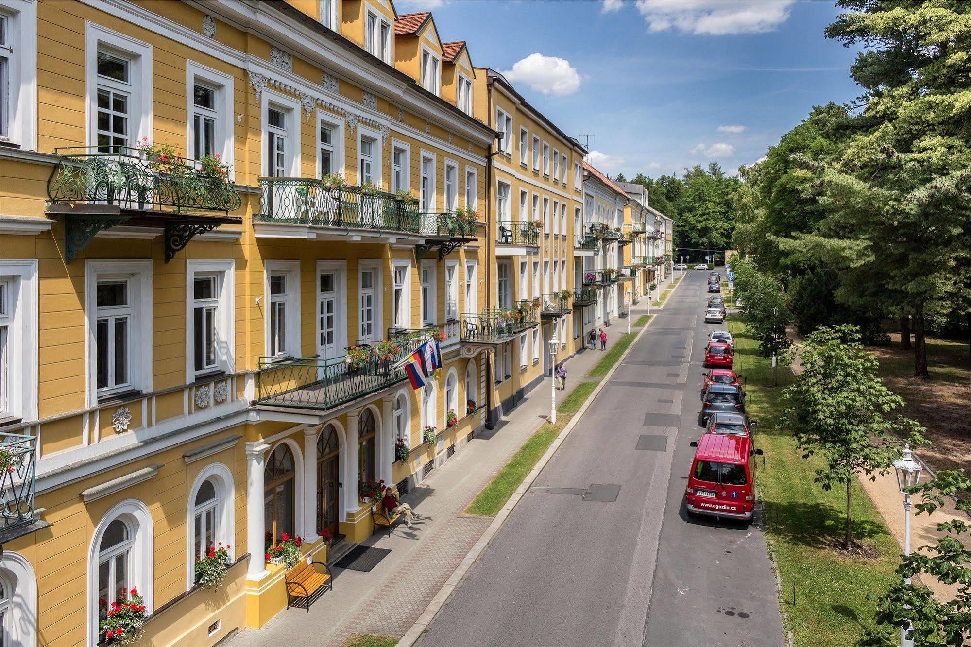 Dr. Adler Spa & Kurhotel Františkovy Lázně Exteriör bild