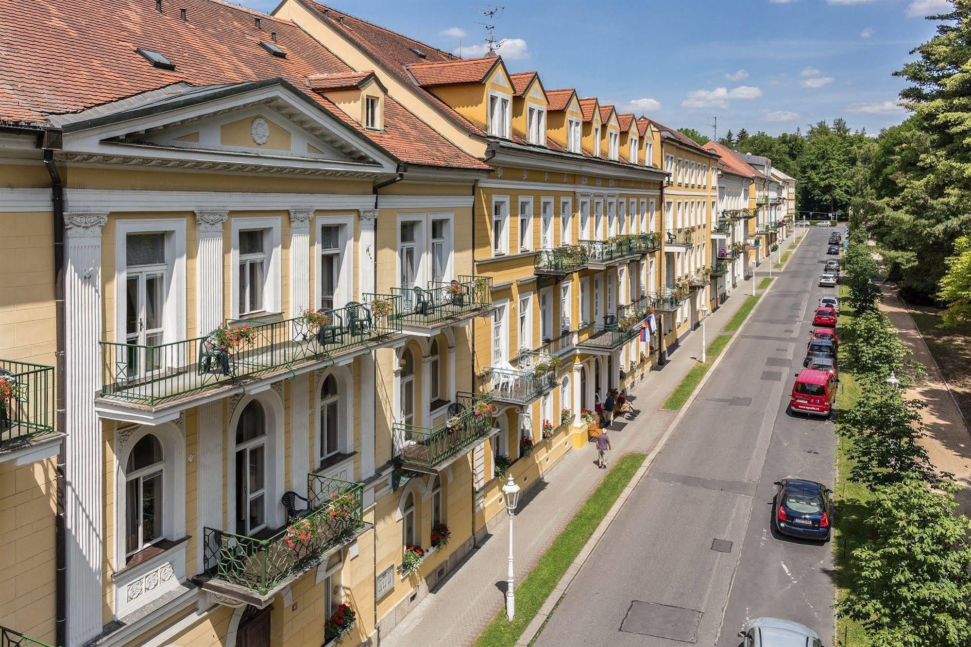 Dr. Adler Spa & Kurhotel Františkovy Lázně Exteriör bild